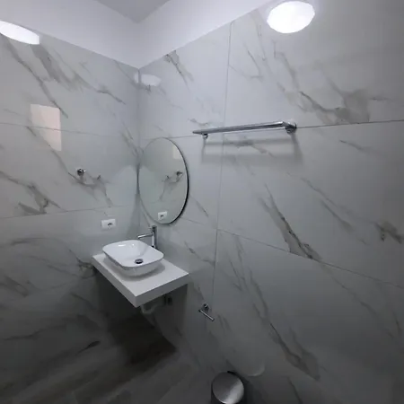 בית הארחה Nora's 3*