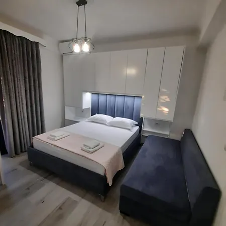 Nora's Sarandë