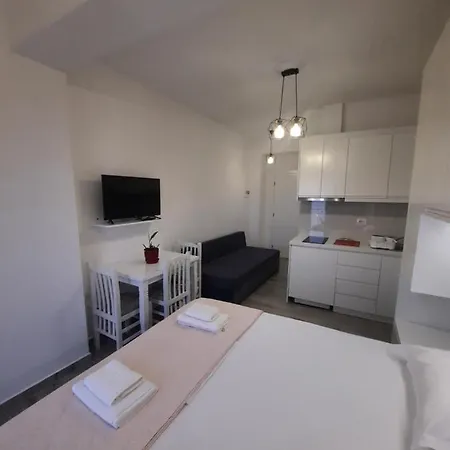 Nora's Guest house Sarande