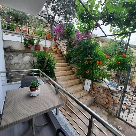 Guest house Nora's Sarande