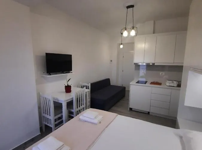 Nora's Casa de hóspedes Sarandë