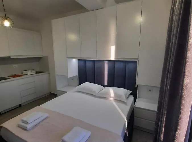 Nora's 3* Sarandë